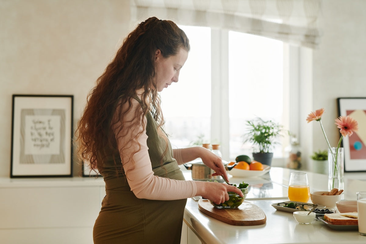孕婦可以喝高蛋白嗎？營養師解析孕期到哺乳期營養補充指南